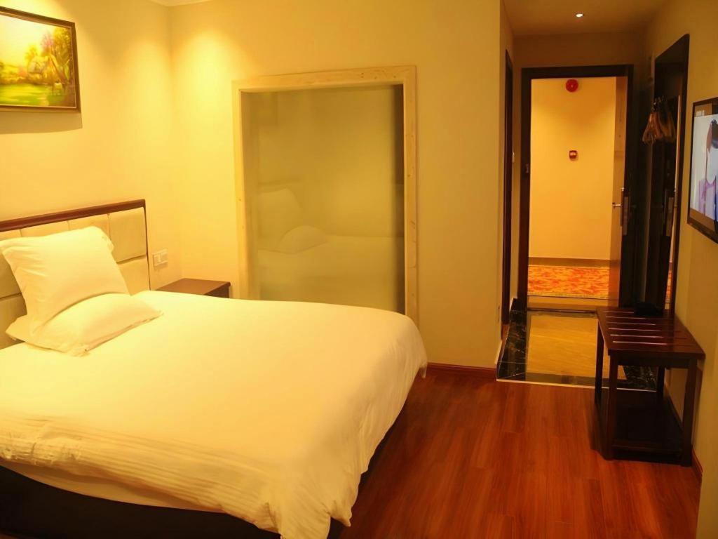 Greentree Inn Guangzhou Panyu Chimelong Happy World Business Hotel Bagian luar foto