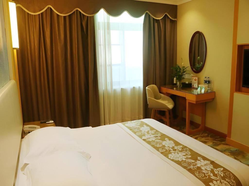 Greentree Inn Guangzhou Panyu Chimelong Happy World Business Hotel Bagian luar foto